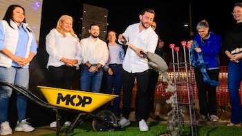 El Salvador: Colocan primera piedra