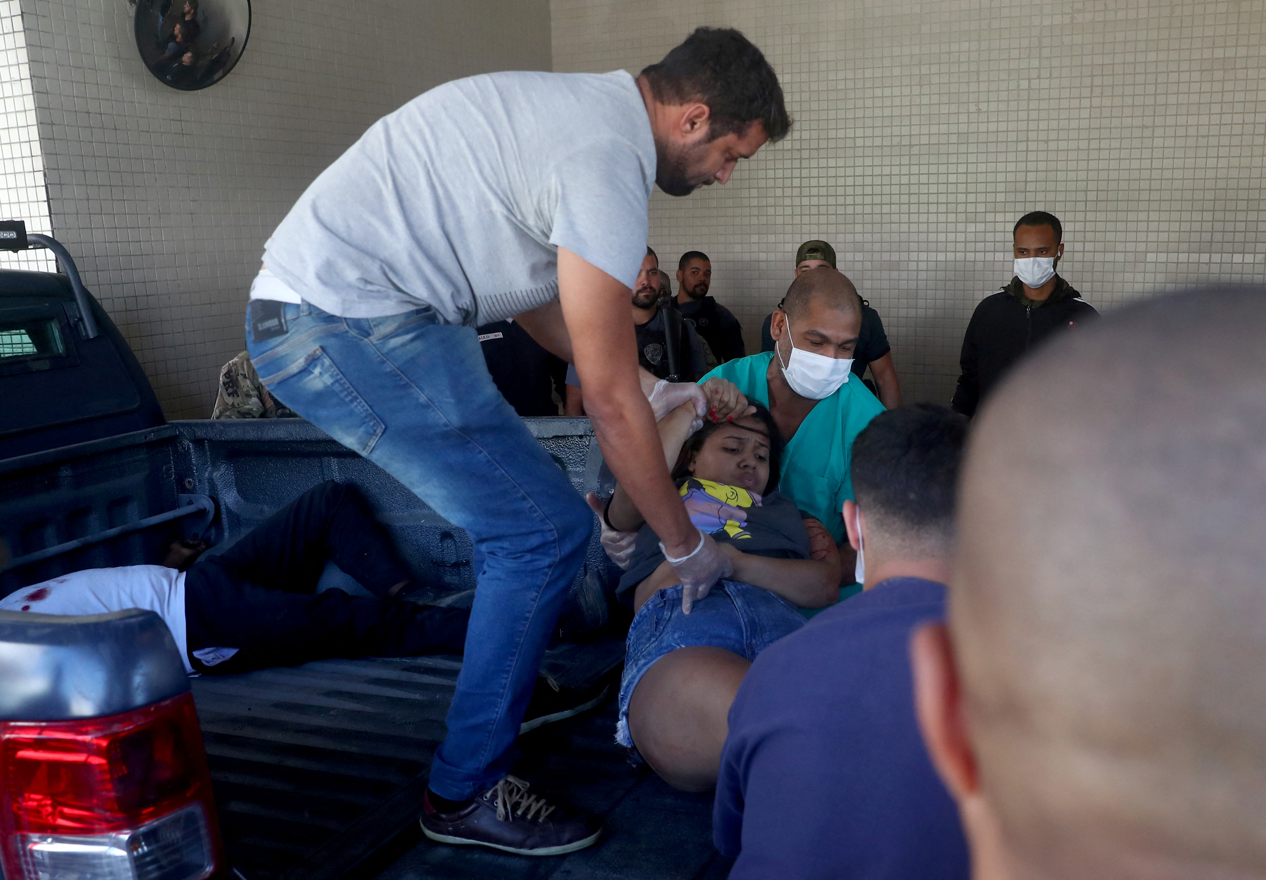 El traslado de una mujer