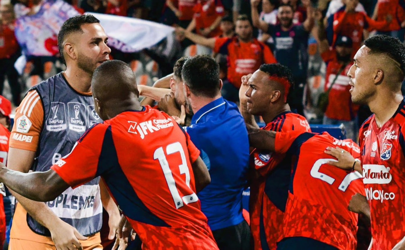 Medellín celebró con su gente en la victoria 1-0 sobre Junior, que lo dejó sin opciones de llegar a la final de la Liga BetPlay - crédito Independiente Medellín