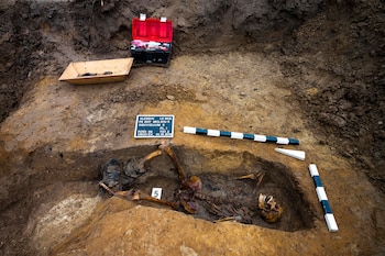 continua la busqueda de cuerpos de soldados de la segunda guerra mundial