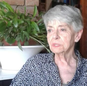 Chela es viuda, tiene 5