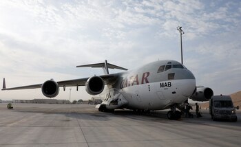 Un avión de carga militar