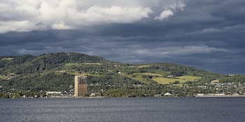 Además de viviendas, Mjøstårnet aloja