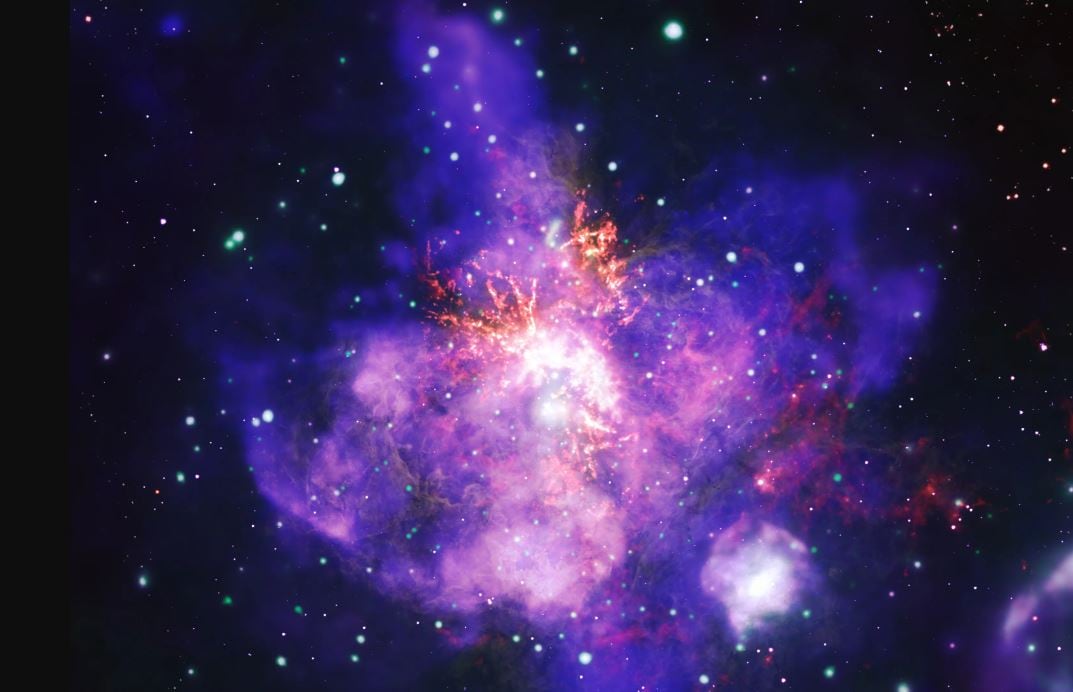 La región 30 Doradus contiene miles de estrellas jóvenes, los datos permiten estudiar el nacimiento y evolución de sistemas estelares (NASA)