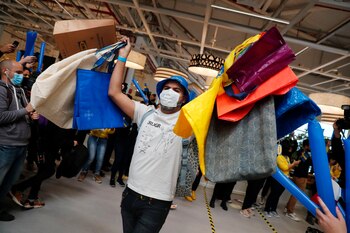 La apertura de la primera