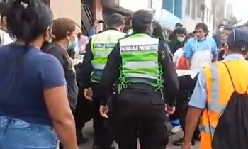 Mujer recibió tres impactos de