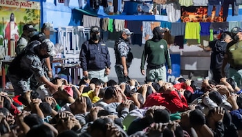 INPE traslada a internos de alta peligrosidad a penales de mayor seguridad.