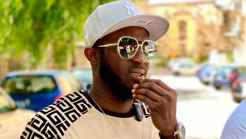 Akeem Omolade tenía 39 años