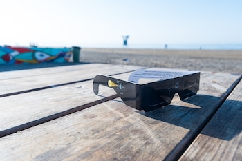 Unas gafas para el eclipse. (Europa Press)