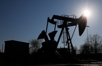 Fotografía de archivo de una bomba de petróleo en Alemania. EFE/EPA/RONALD WITTEK