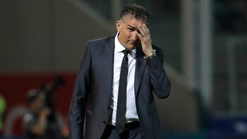 Argentina's coach Edgardo Bauza reacts