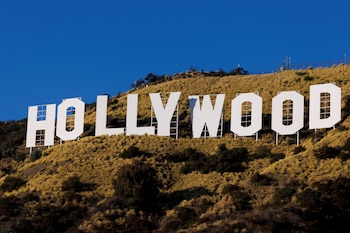 La migración de rodajes fuera de California afecta profundamente la economía local y provoca una notable reducción de trabajadores en Los Ángeles (REUTERS/Mike Blake).