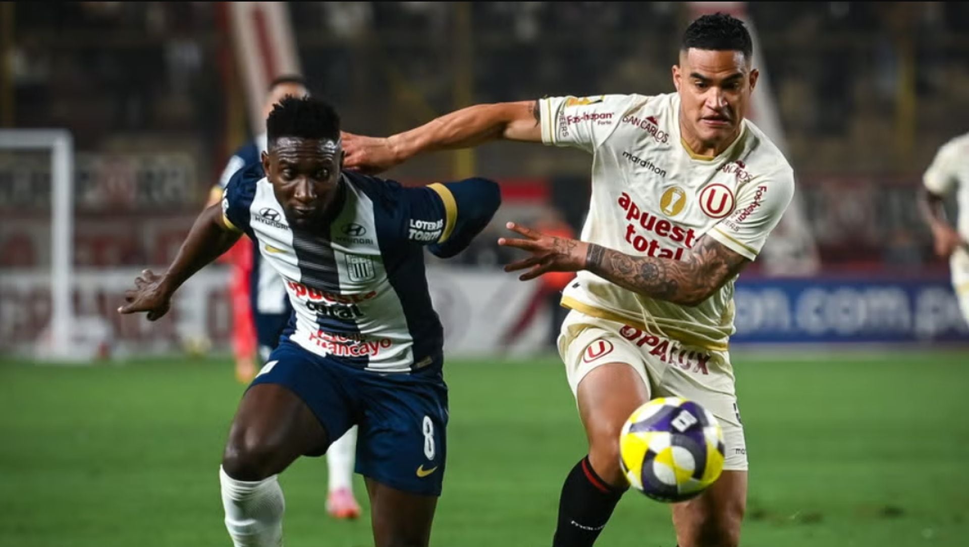 Universitario está a un partido de establecer una marca inédita en el clásico peruano. Si no pierde este sábado en Matute, alcanzará nueve encuentros oficiales consecutivos sin caer en el estadio de Alianza Lima. (Universitario de Deportes)