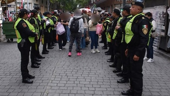 Filtro de seguridad en inmediaciones del Zócalo capitalino. Crédito: SSC