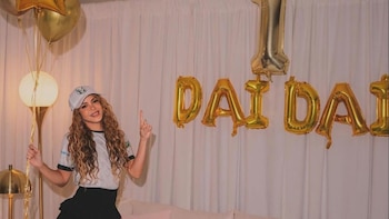 Shakira celebró con su equipo que ‘Dai Dai’ es número uno en el Top Global de Spotify: “Que alguien me pellizque”