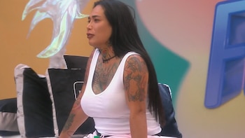 Karina Torres cuenta detalles de cómo vivió su transición, el bullying y su amistad con Wendy Guevara