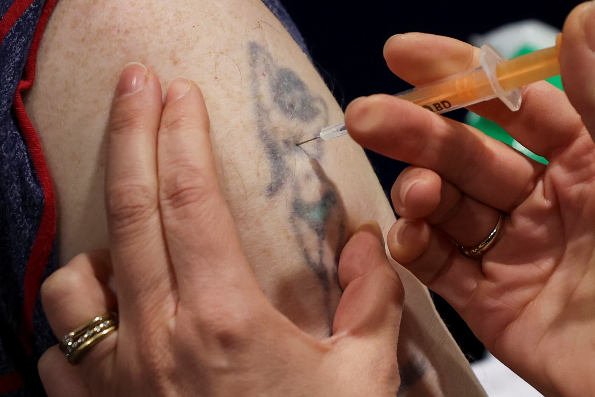 La ubicación y el tamaño del tatuaje, junto con el tipo de pigmento, condicionan la magnitud del efecto sobre la inmunidad ( REUTERS/Lee Smith)