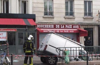 Furgoneta atrapada en la boca