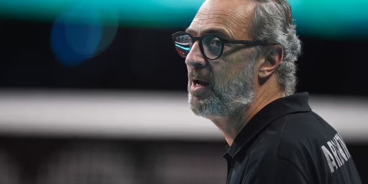 Daniel Castellani, exentrenador y leyenda del vóley argentino (FEVA)