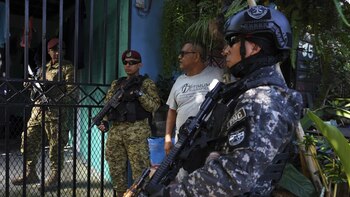 El Salvador amplía prisión provisional