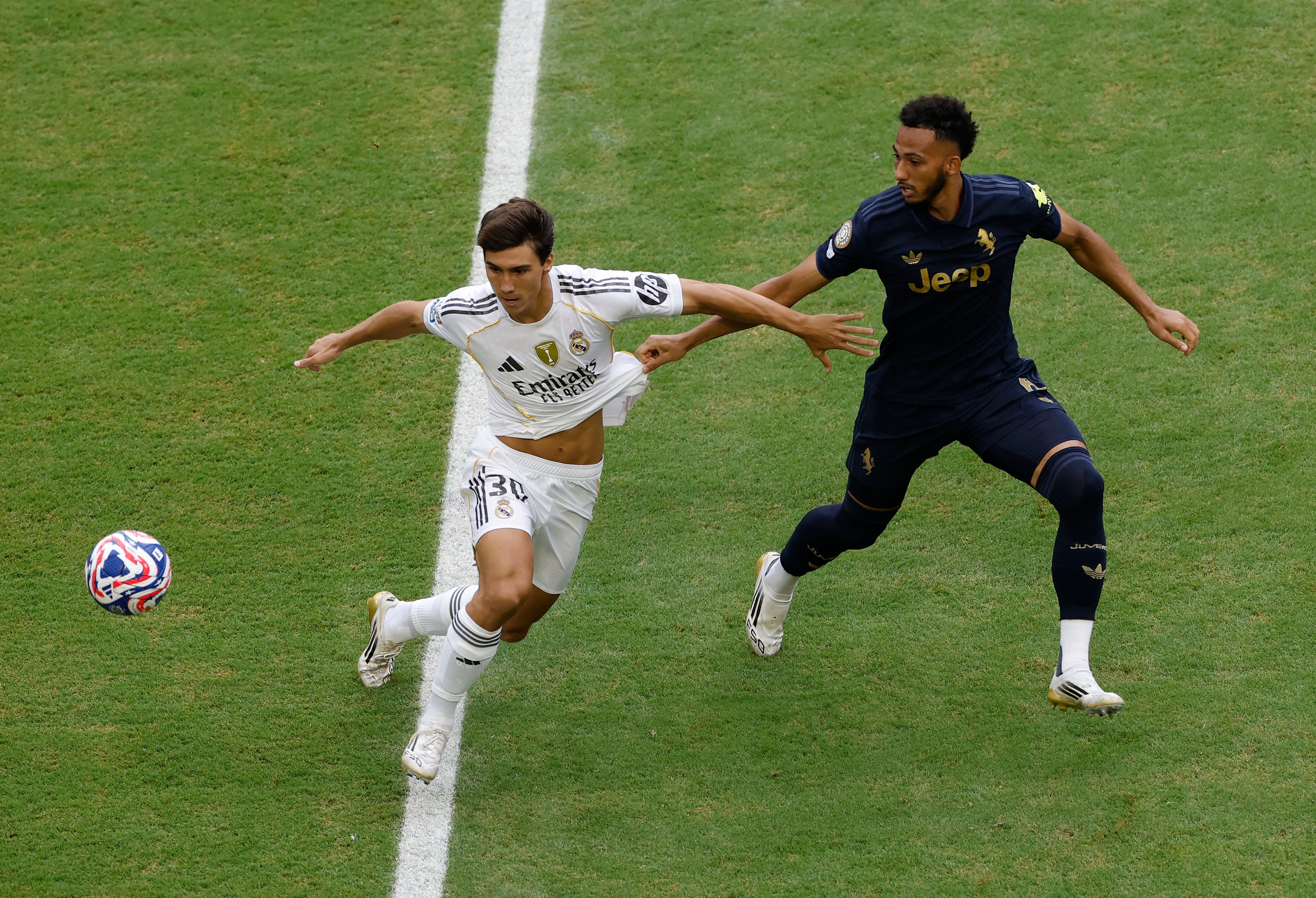 FIFA presenta un protocolo para limitar la organización de partidos de liga en el extranjero a una vez por temporada y bajo estrictos requisitos (REUTERS/Marco Bello)