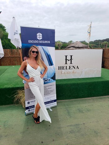 Melina Pitra, en Helena Beach
