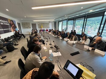 Reunión tripartita entre el Gobierno,