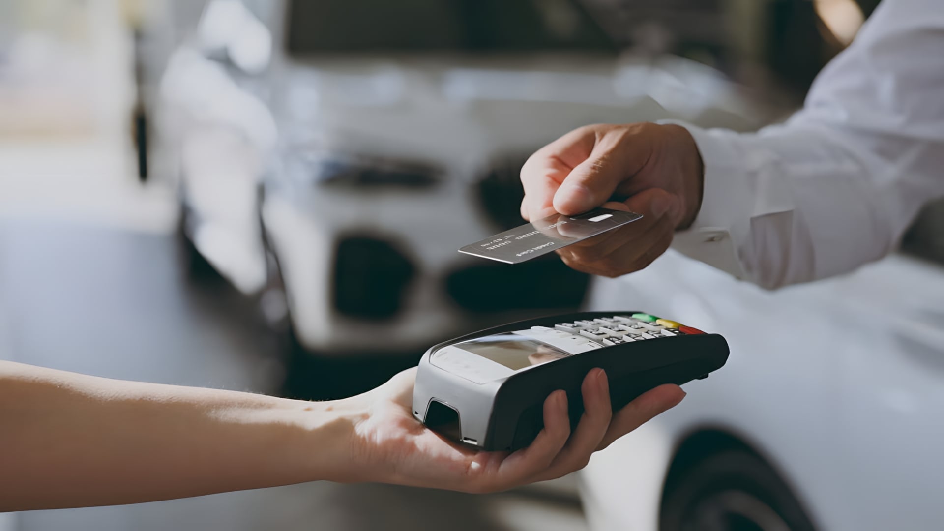 El crédito vehicular aceleró su crecimiento anual, mientras que las tarjetas de crédito también mejoraron su desempeño frente a junio. Foto: HDI