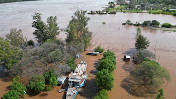 El Niño golpea el litoral: abrieron las compuertas de la represa de Itaipú y preocupa su impacto en el río Paraná