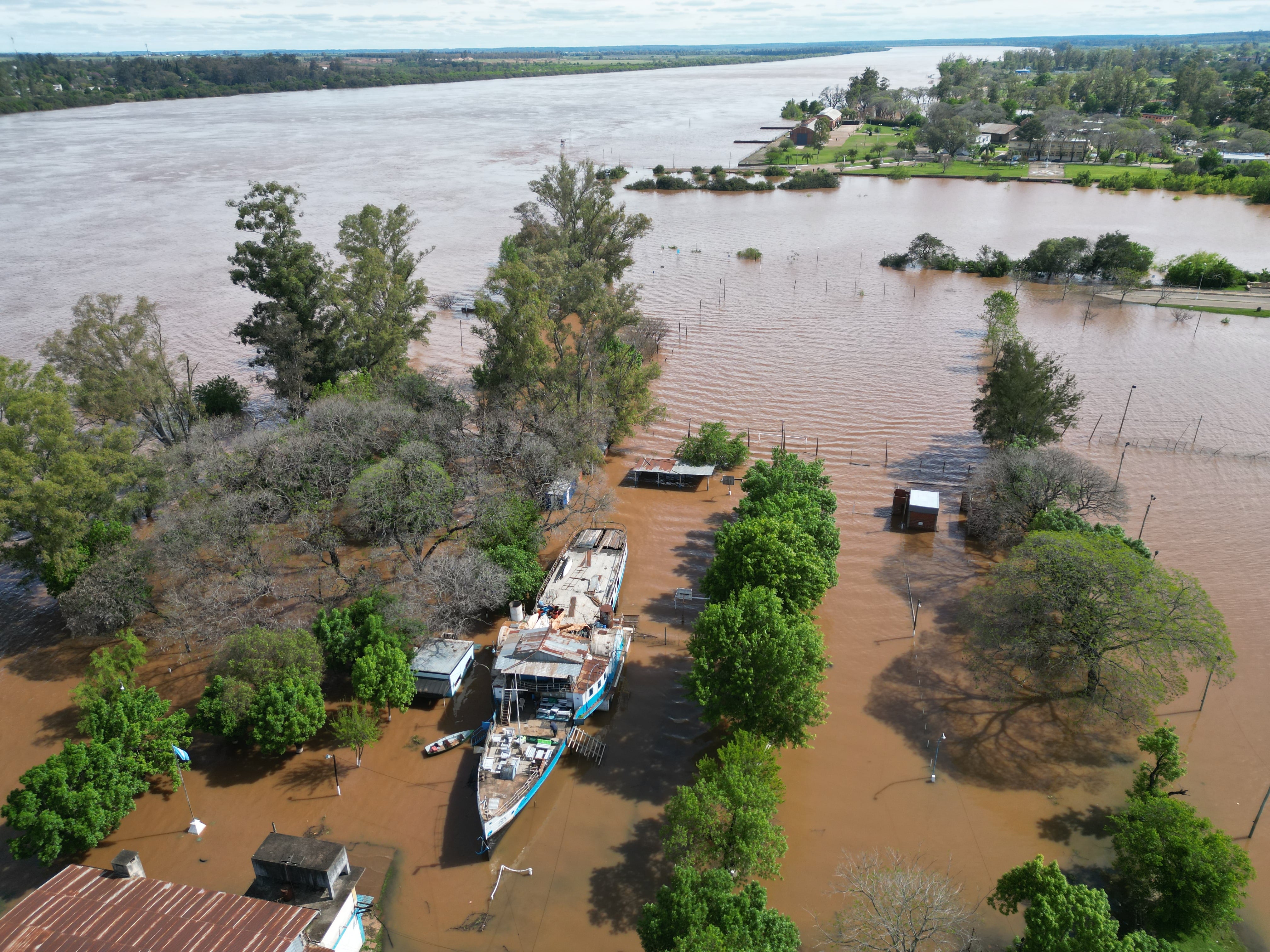 El río Uruguay alcanzó los 11,46 metros en el puerto de Concordia y evitó las evacuaciones masivas proyectadas (Crédito: Diario Río Uruguay)