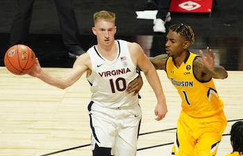 El reclutador habría instado a un basquetbolista para perder contra Towson (USA TODAY Sports)