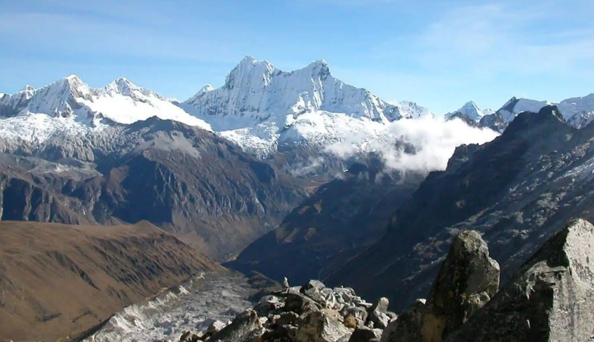 Entre nevados imponentes, glaciares y lagunas de aguas cristalinas, nació una de las áreas protegidas más importantes del Perú y símbolo de la conservación ambiental. (Andina)