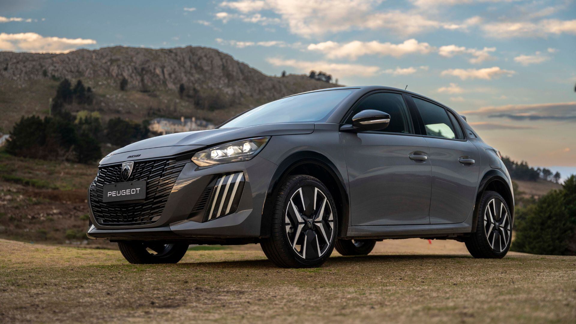 Peugeot apuesta todo al 208 para pelear las ventas anuales con Toyota Yaris y Fiat Cronos. Es el modelo que menos aumentó de Stellantis (Peugeot)