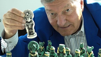 Murió Erich von Däniken, el