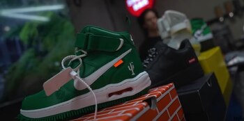 El cantante compró únicamente tres