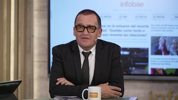 Álvaro Navia y el desafío de hacer teatro de revista en la actualidad: “Los límites los pone cada uno”