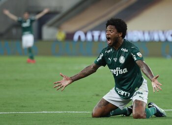 Luiz Adriano (Reuters)