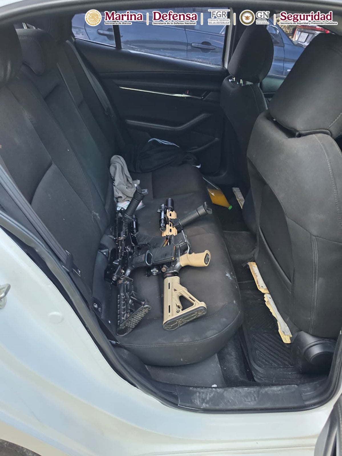 Rifles asegurados en el operativo contra el Nenuco. Crédito: Gabinete de Seguridad