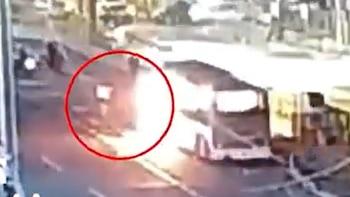 Cuatro atacantes llegaron en motocicletas,