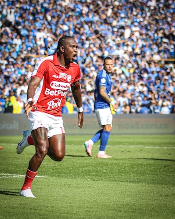Hugo Rodallega marcó el gol de Independiente Santa Fe en el empate ante Millonarios y llegó tres goles en el primer semestre del 2026 - crédito Santa Fe