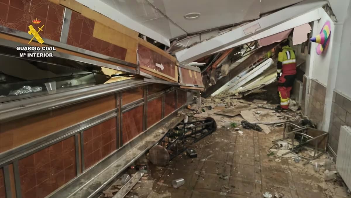 Doce personas heridas por el derrumbe de un bar en La Rioja, que dejó atrapadas a unas 50