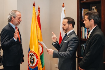 Abelardo de la Espriella posesionó a Samuel Bluman como director de ProColombia. Aseguró que su trabajo incluirá la atracción de nuevos mercados - crédito @ABDELAESPRIELLA/X