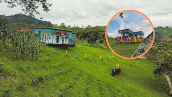 Esta es la casa “patas arriba” del Quindío: una de las cuatro atracciones al revés que hay en Colombia