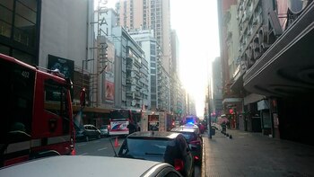 Los camiones de bomberos apostados