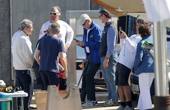 El rey Juan Carlos junto a la infanta Elena en Sanxenxo (Europa Press)