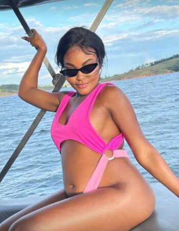 La Jesuu presumió su primer