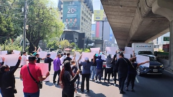 Un grupo de activistas llama a las autoridades capitalinas a intervenir ante la presencia de un dispositivo que, afirman, carece de los permisos requeridos