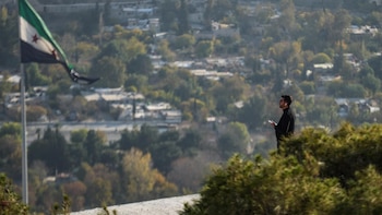 Siria impone un toque de