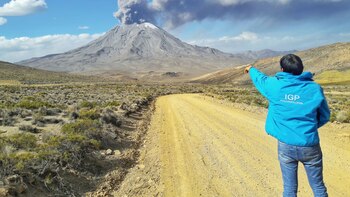 Volcán Ubinas: A las explosiones