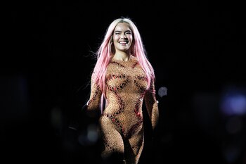 Karol G hizo vibrar a miles de personas con su show en el Estadio Vélez Sarsfield